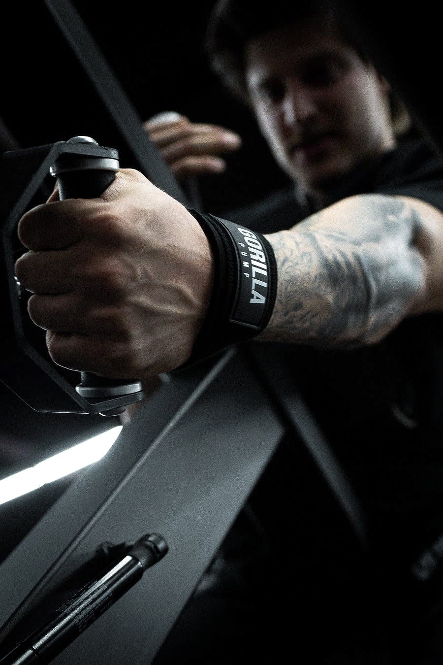 STRAPS "NEVER GIVE UP" GORILLA PUMP