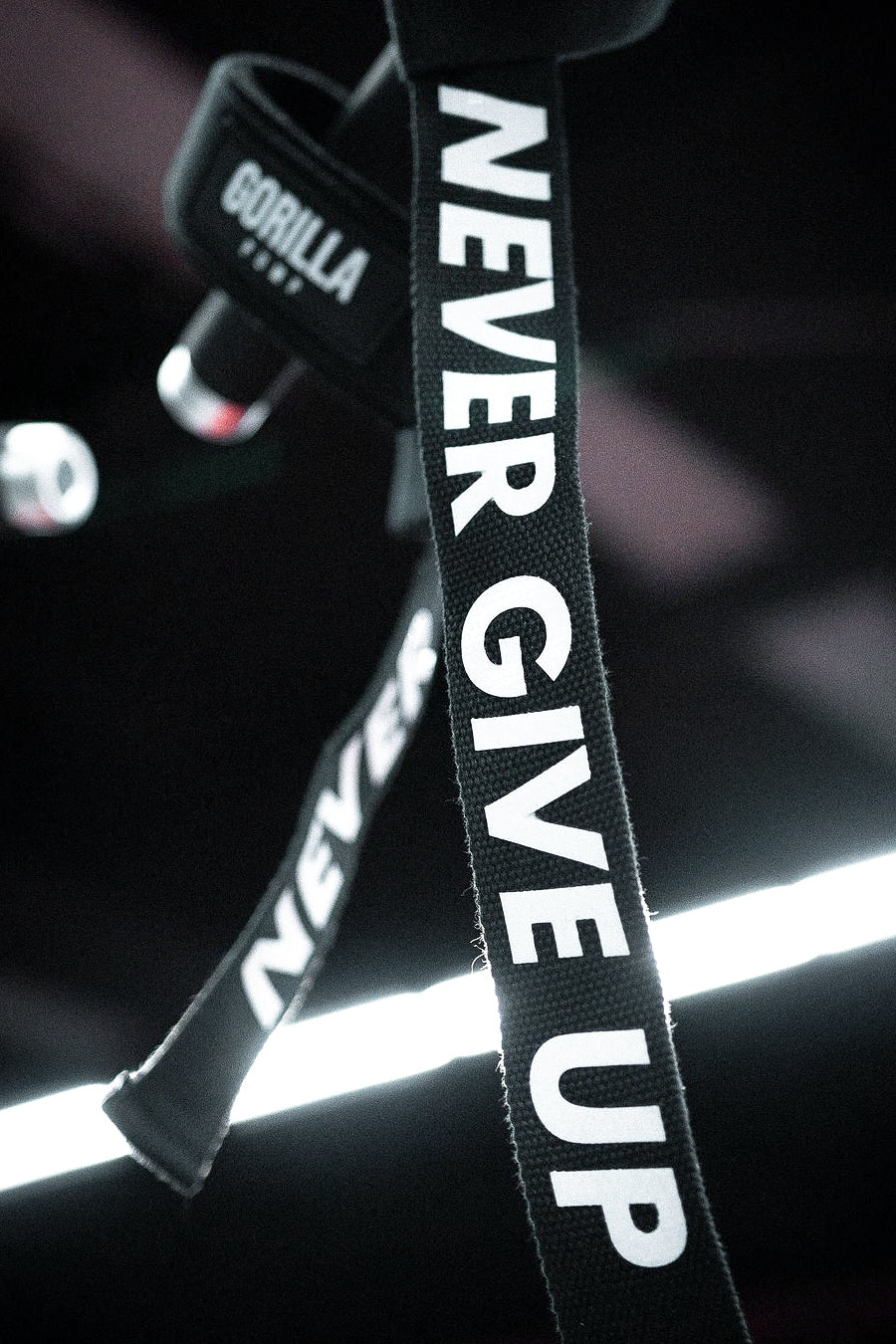 STRAPS "NEVER GIVE UP" GORILLA PUMP